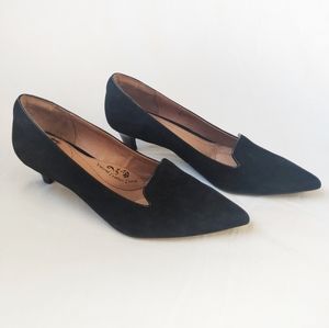NWT Black soft suede kitten heels